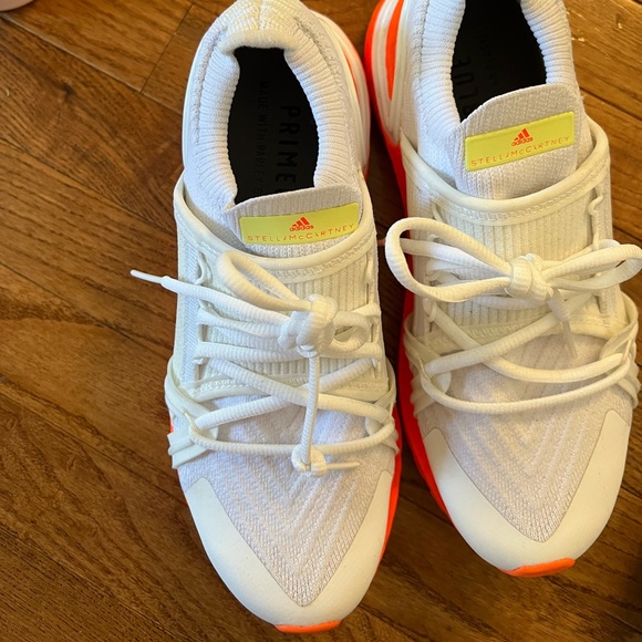 Stella McCartney x Wmns
UltraBoost 20 'White Solar Orange - Picture 4 of 5